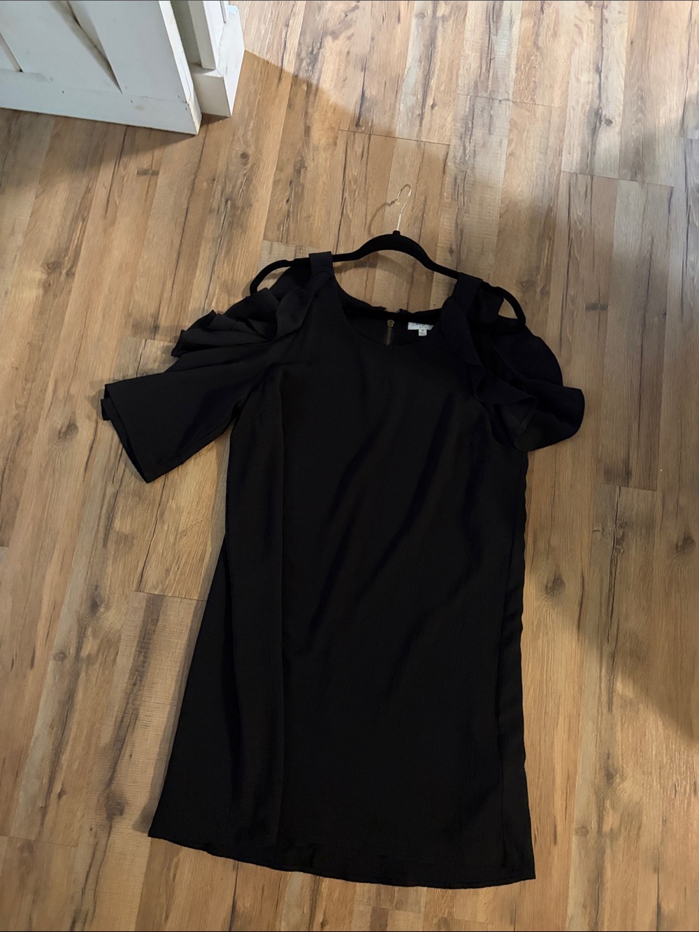 Umgee Black One-Shoulder Cold-Shoulder Shift Dress